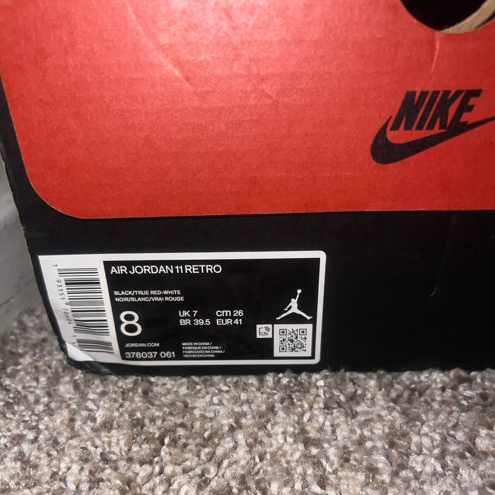 Air Jordan 11 Retro Bred - Picture 4 of 10